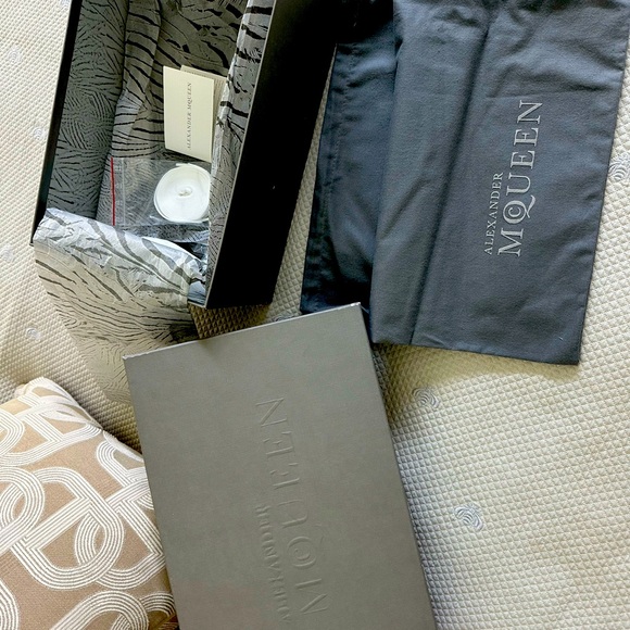 Alexander McQueen Men's Oversized Leather Platform Sneakers - 42(9) - White/Blue - Picture 8 of 8